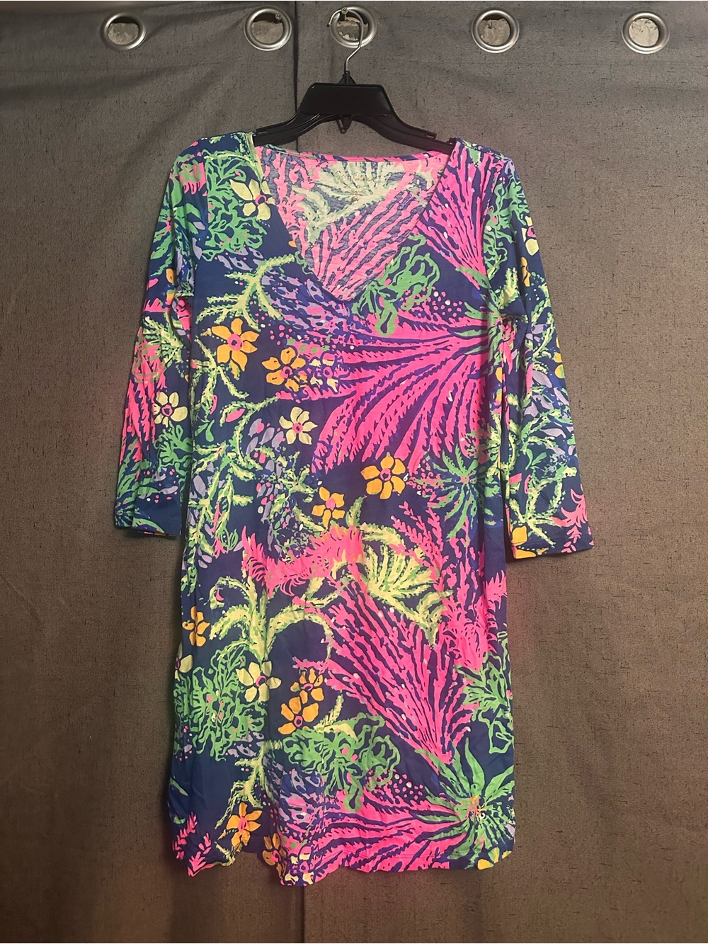 Lilly Pulitzer Women’s Floral V-Neck in Navy with Pink & Green- small